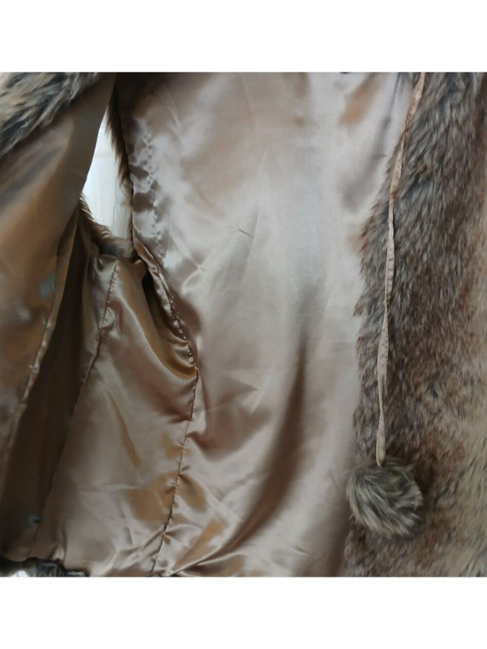 Brave Soul Sz M Faux Fur Vest Hook Front Brown Round Tassles Satin Lined #C-36 - Picture 10 of 10